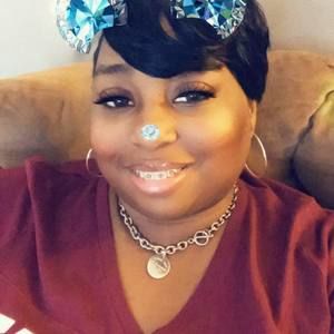 Meet your Posher, Sharletta